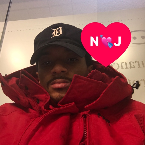 Meet your Posher, Nico - Picture 1 of 1